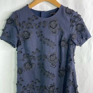🥖 Banana republic navy with black floral embroidery cotton, short sleeve d…